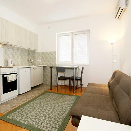 K Apartment *